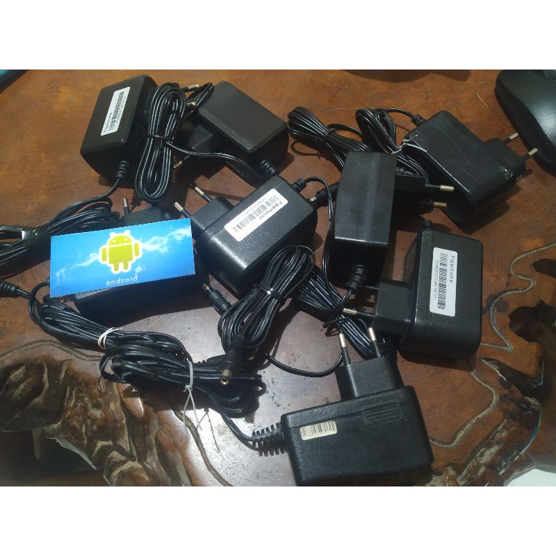 Adaptor 12V untuk STB dan Router