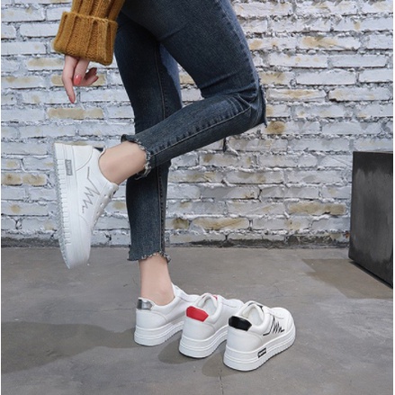 Sepatu Sneakers Wanita Korea Supreme TS 32