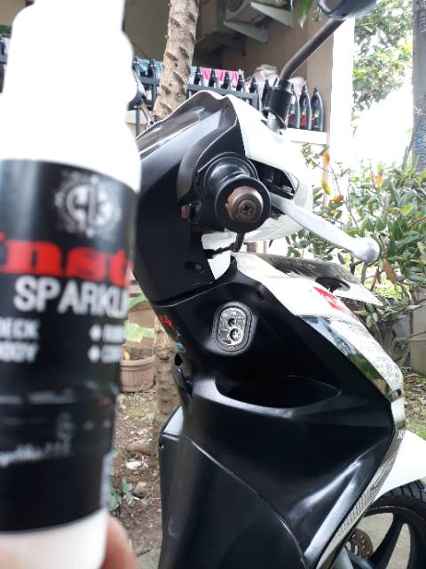 Insta Sparkling pengkilap body motor mobil 250ml / Poles motor daun talas