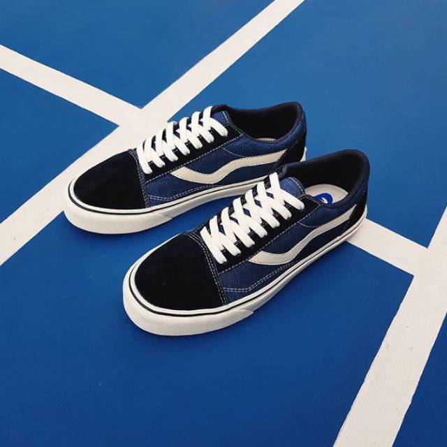 100% ORIGINAL_sepatu VENTALA RETRO ( Black denim )