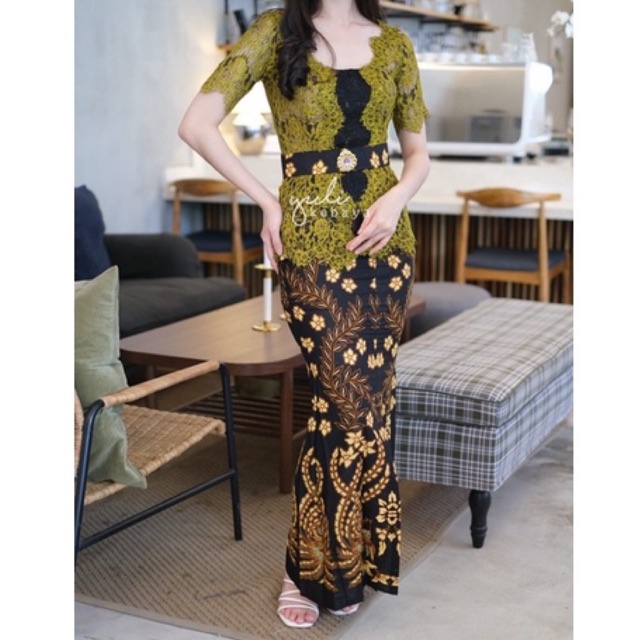Set Kebaya Wisuda Kondangan dengan Rok mermaid/Duyung