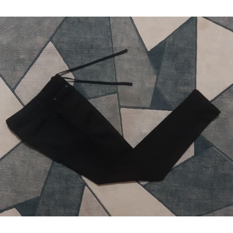 Uniqlo Celana Jeans hitam Pria