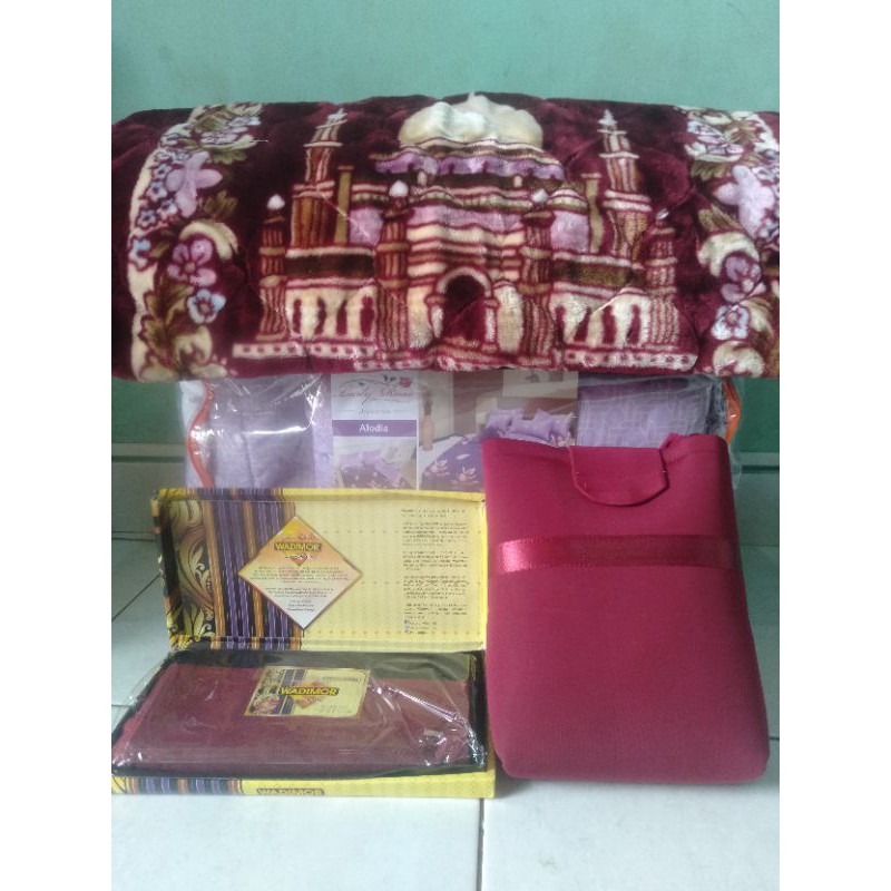 

Paket Seserahan Untuk Kado Nikahan