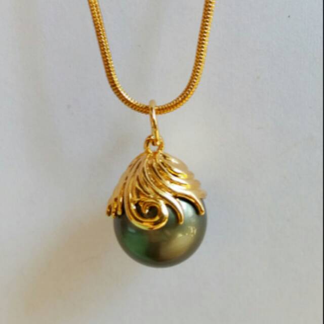 Liontin Mutiara Laut Hitam