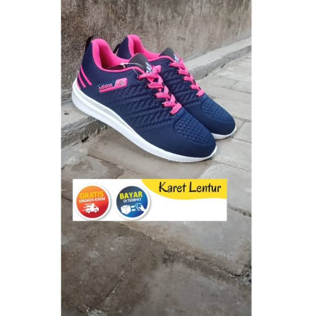 Sepatu Adidas hembos/ sepatu joging cewek/sepatu olahraga