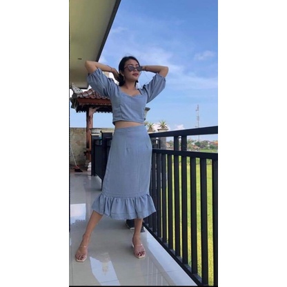 SET CROP BLOUSE WITH RUFFLE MIDI SKIT