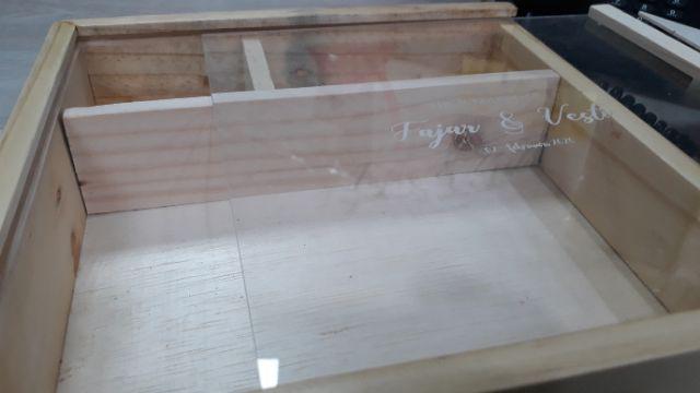 Box Cananga Kotak Kayu Pinus Tutup Akrilik Custom Ukir Nama Mahar Cincin Gelang Emas