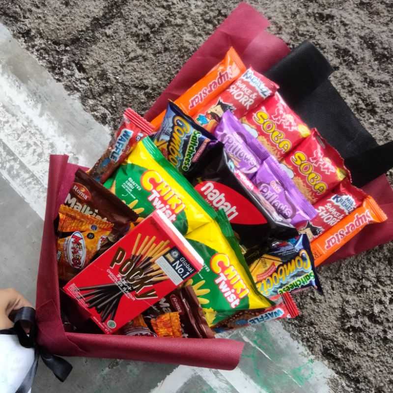 BUCKET SNACK/hadiah wisuda/ulang tahun/sidang/snack termurah