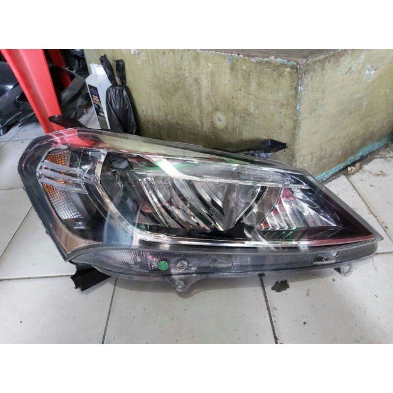 Headlamp Daihatsu Sirion LED