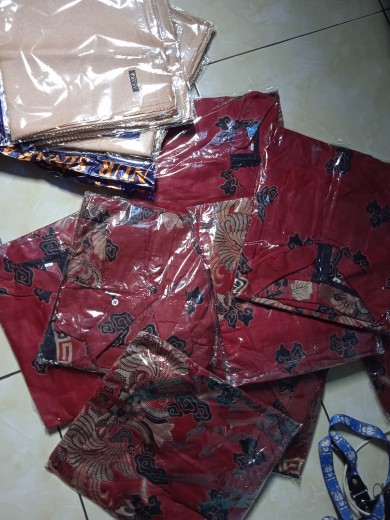 Emhabatik | Batik Couple Pria Wanita Kemeja Modern Kasual Tunik Adem Halus