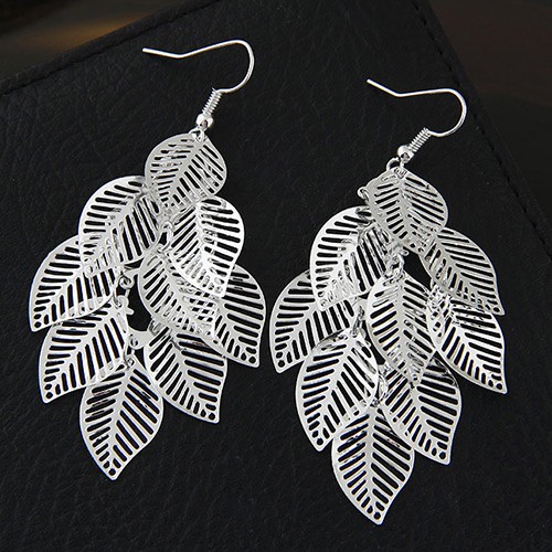 LRC Anting Gantung Fashion Metal Leaf Decorated Pure Color Design A4610X