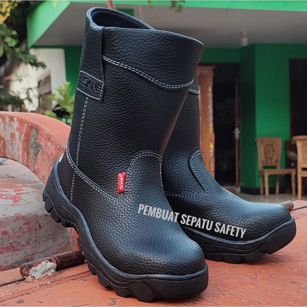 Sepatu Safety Boot Terbaru Ujung besi Bahan Import Berkualitas Premium Ujung Besi Keselamatan Kerja Pabrik Proyek Bengkel Industri