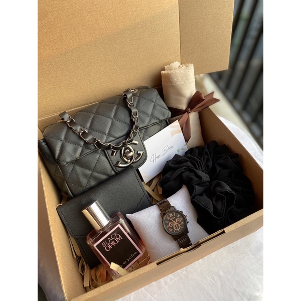 

(BLACA) PREMIUM HAMPERS / KADO CEWE / HAMPERS HIJAB / BIRTHDAY GIFT / GIFT BOX