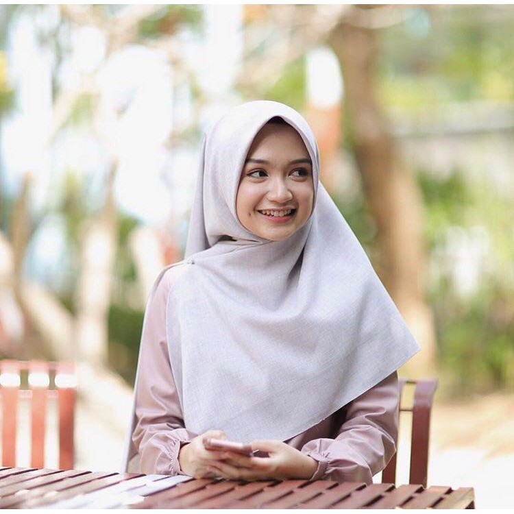 Yumna Khimar Size M by Auroraclo