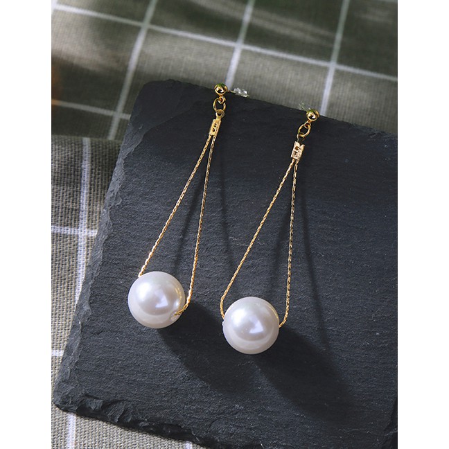 LRC Anting Tusuk Fashion Gold Geometric Artificial pearl Earrings D37726