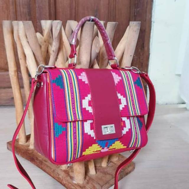 SALE SARAS TAS ETNIK, TAS TENUN NTT, TAS HANDMADE KULIT ASLI, TAS TENUN MURAH, TAS ETNIK MURAH