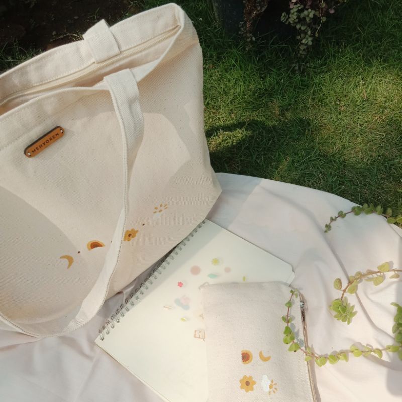 Totebag Lukis / Tas Kanvas Tebal by Menyoren