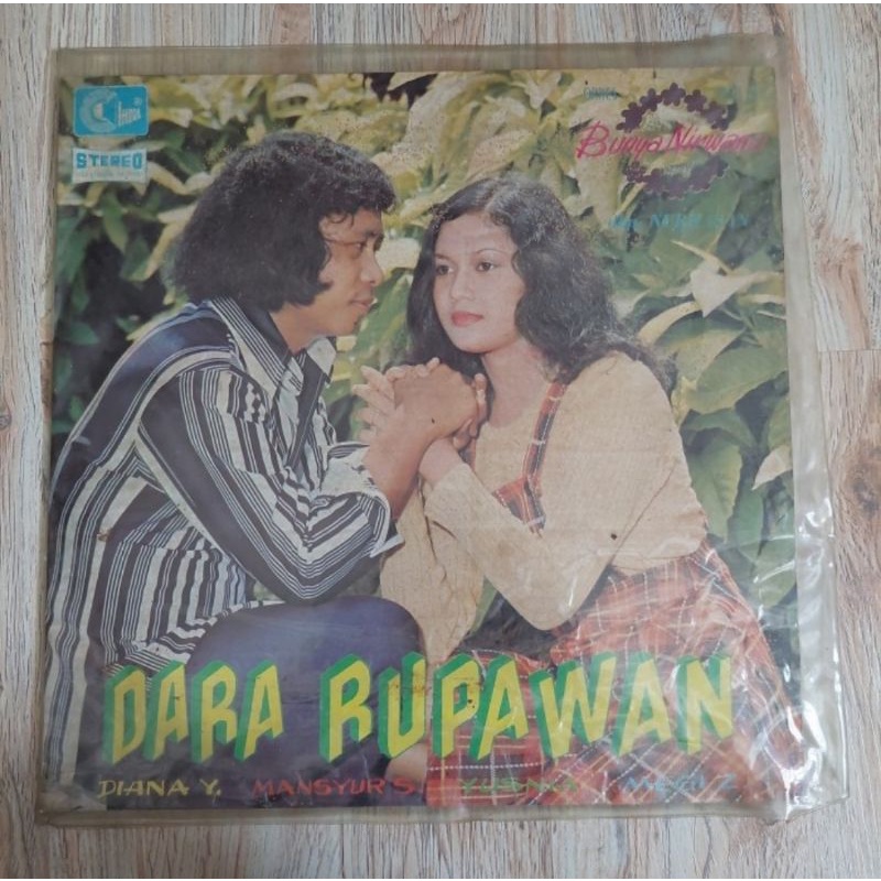 Jual Kaset Vinyl Piringan Hitam Dara Rupawan Mansyur S, Diana & Megi Z ...