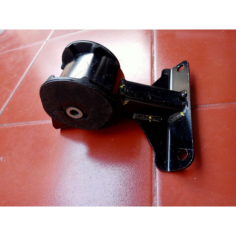 ENGINE MOUNTING KANAN SUZUKI KARIMUN WAGON R ORIGINAL