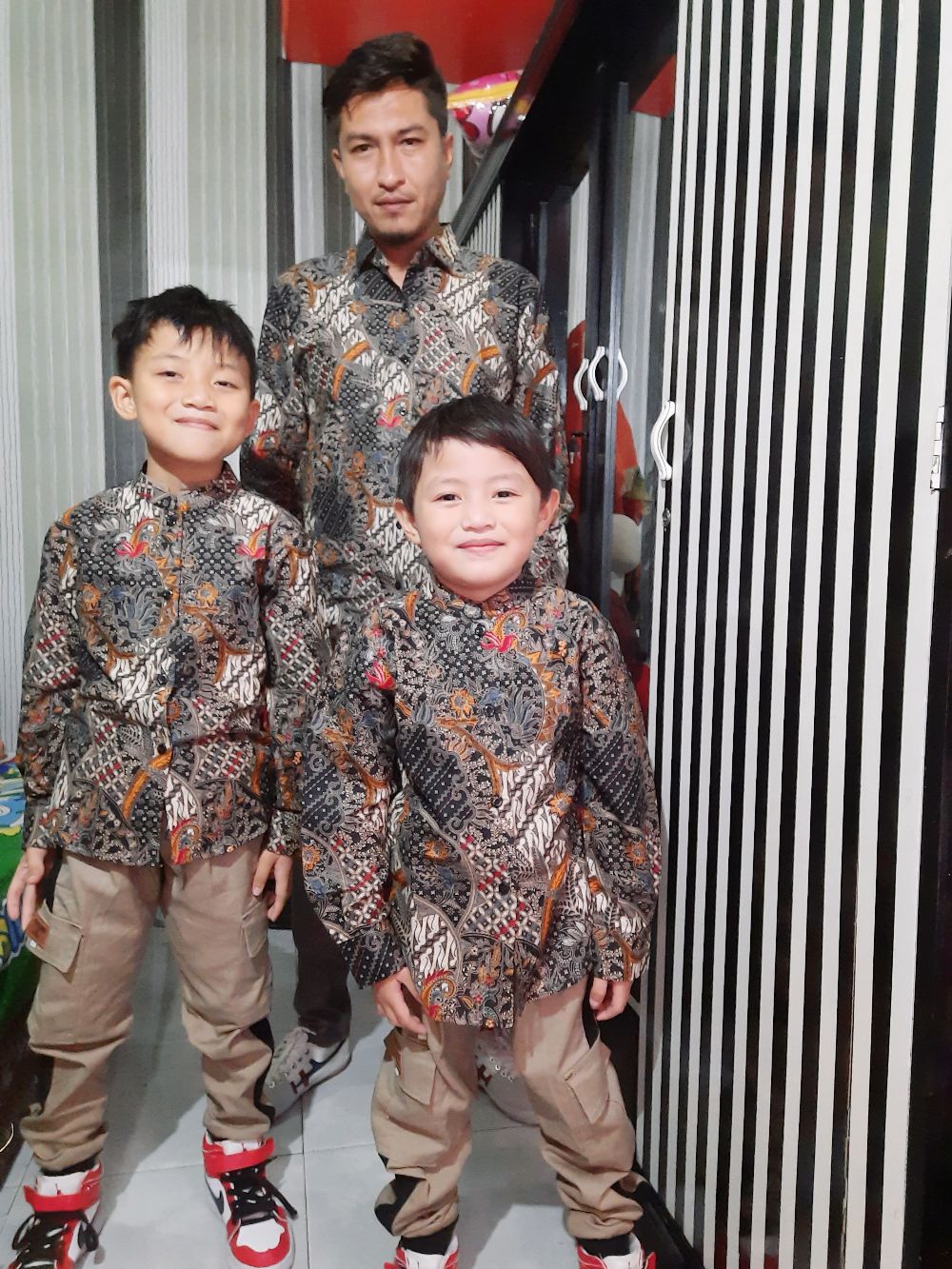 Set Batik Couple Ayah Dan Anak Motif Klasik Warna Kuning