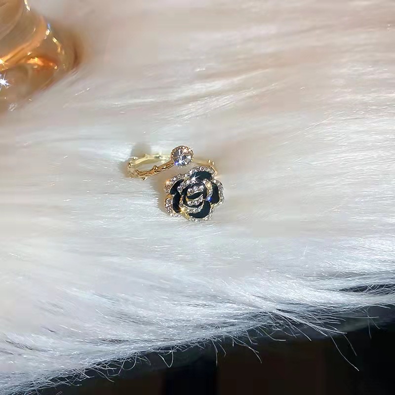 Cincin Model Terbuka Desain Bunga Kamelia Hias Kristal Gaya Korea Untuk Wanita