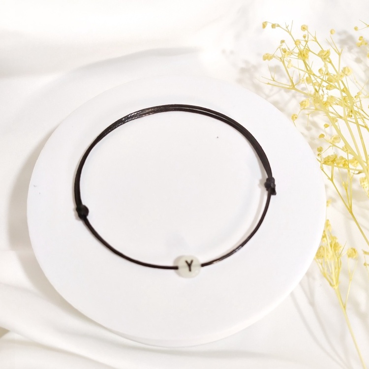 gelang glow in the dark inisial huruf bisa nyala wanita pria tali hitam korea waterproof-Y