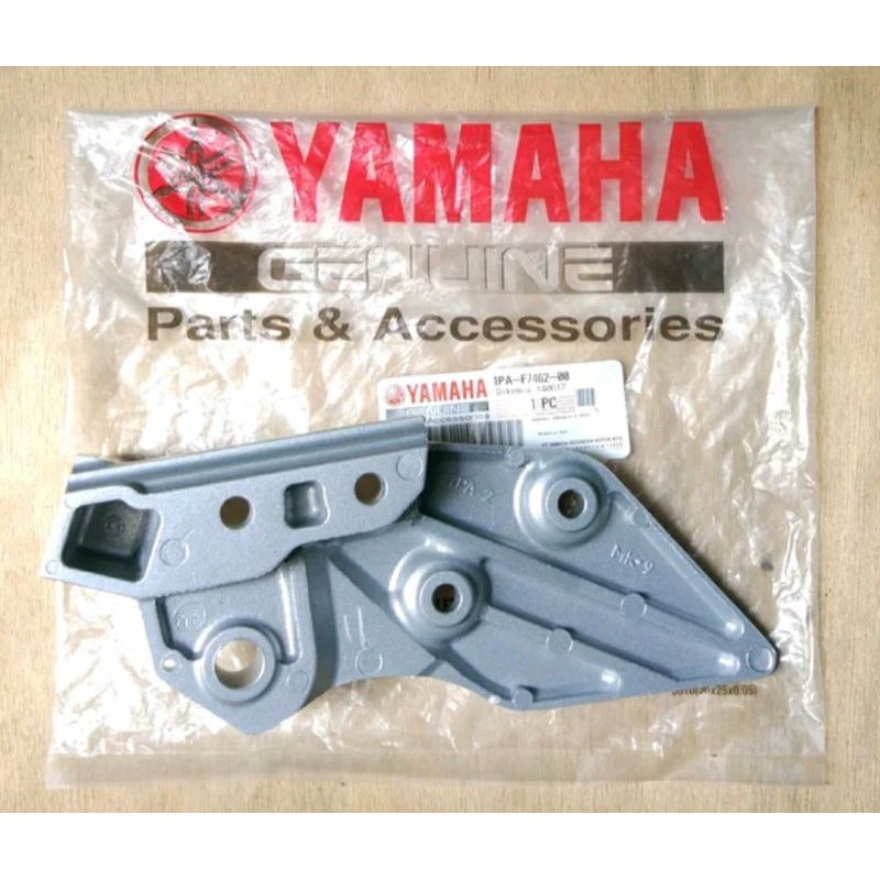 Dudukan footstep depan kanan new vixion ligthing n NVL