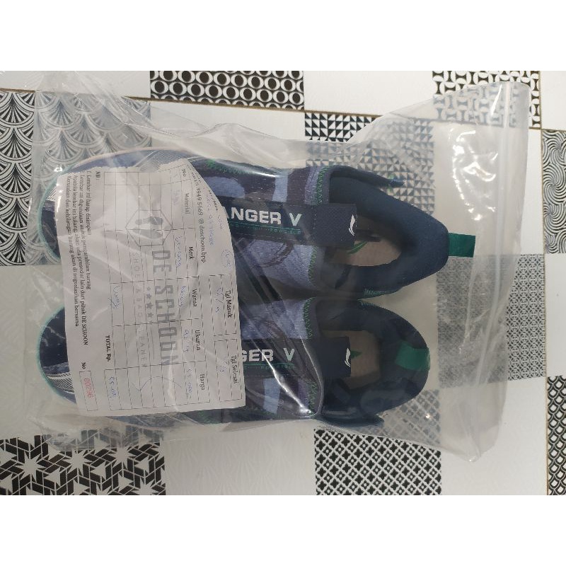 Sepatu Badminton Lining Ranger V