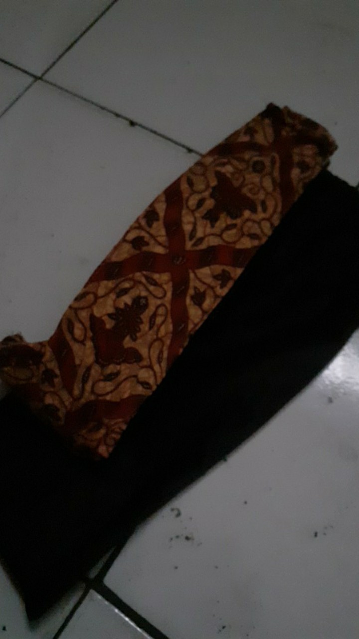 Iket Sunda Praktis Makutawangsa Makutapurwa Batik Catur Hitam Putih Original Arya_raksukan