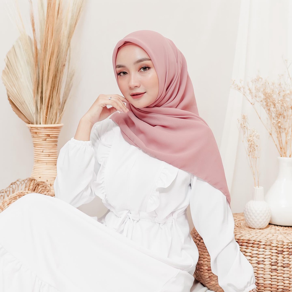 BELLA SQUARE Hijab Segiempat Warna Part1 Jilbab Pollycotton Premium [COD] [Go-Send]-LAVENDER