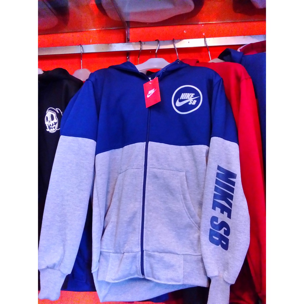 Jaket Nike SB lembut dan nyaman dipakai