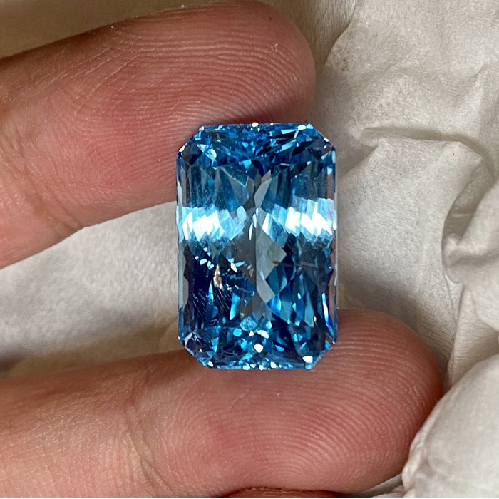 brilliant batu permata swiss blue topaz 29ct gri id