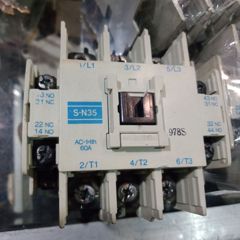 kontaktor mitsubishi sn35 60A 220V