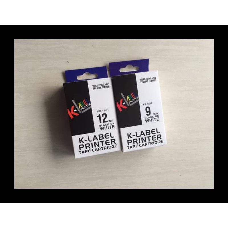 

STOK BARU KERTAS K LABEL PRINTER EZ LABEL 12 MM COMPATIBLE CASIO TAPE CARTRIDGE PAKET ALAT TULIS