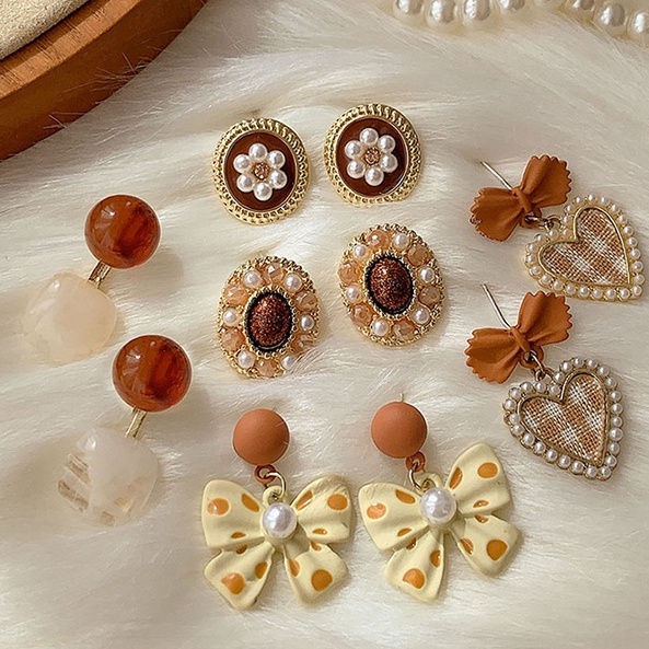 Anting Vintage Ladies2023Mutiara Korea Baru Berlian Imitasi Stud Earrings Fashion Perhiasan Indah