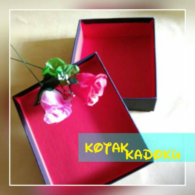 

Black Red Box ukuran 25*15*4cm/ Kotak Kado Kombinasi/ Kotak Unik