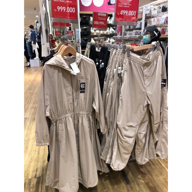 JASTIP UNIQLO_Mantel anti air/angin