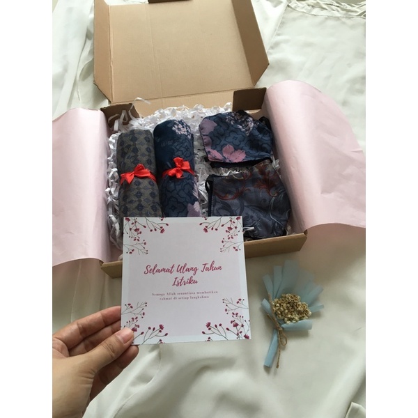 

Hampers Birthday Gift