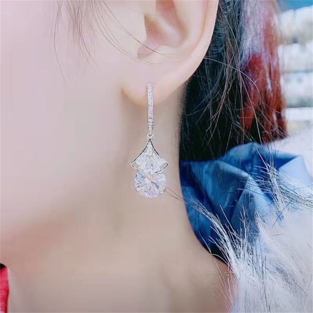 Anting Stud Kristal Berlian Imitasi Bentuk Kerang Untuk Wanita