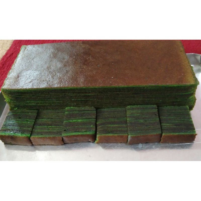 

Lapis Legit Lumut UK 20x20