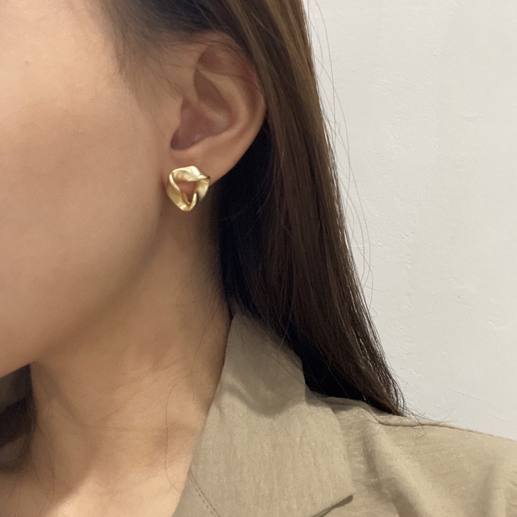 Gianna Earrings / Aksesoris Anting Wanita Anting Korea Murah / Fashion Earrings / Anting Rantai / Chain Earrings / Anting Bunga / Anting Mutiara