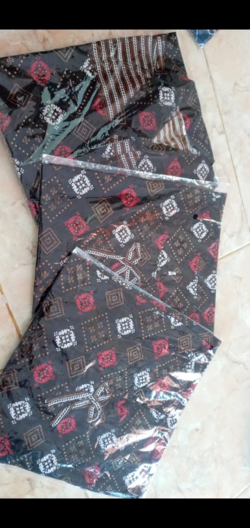 Maura Couple - Sania Ruffle Batik Couple