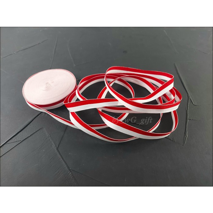

Pita Grossgrain Merah - Putih ; Lebar 2 cm ; Panjang 28.5 yards