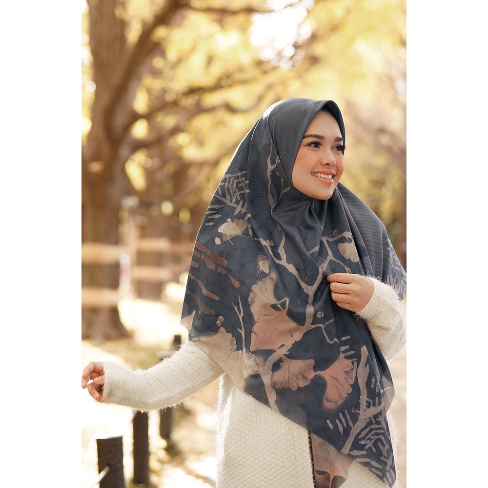 Ginkgo Square XL in Sea Salt Voal