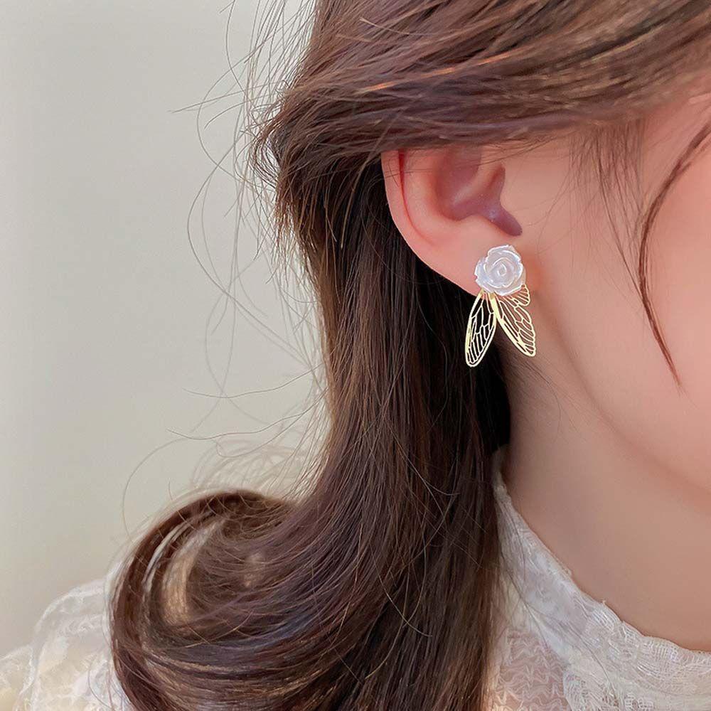 Mxbeauty Anting Wanita Mewah Elegan Bunga Putih Perhiasan Fashion Rose Gaya Korea