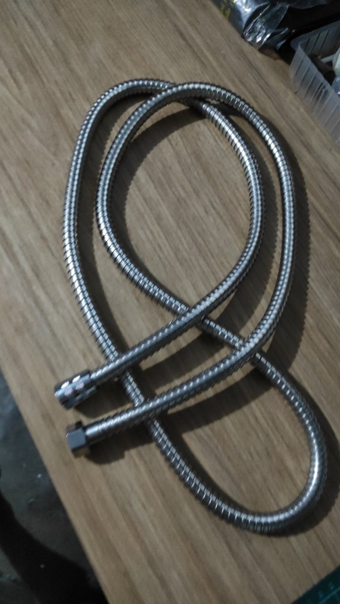 Selang Shower 2 Meter Selang Flexible Shower / Shower Kamar Mandi