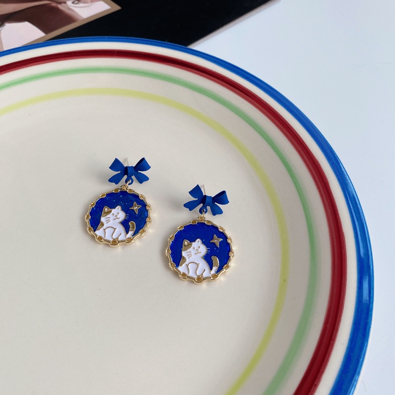 Anting Tusuk Gantung Desain Telinga Kucing + Pita Biru Gaya Elegan / Hipster Untuk Wanita