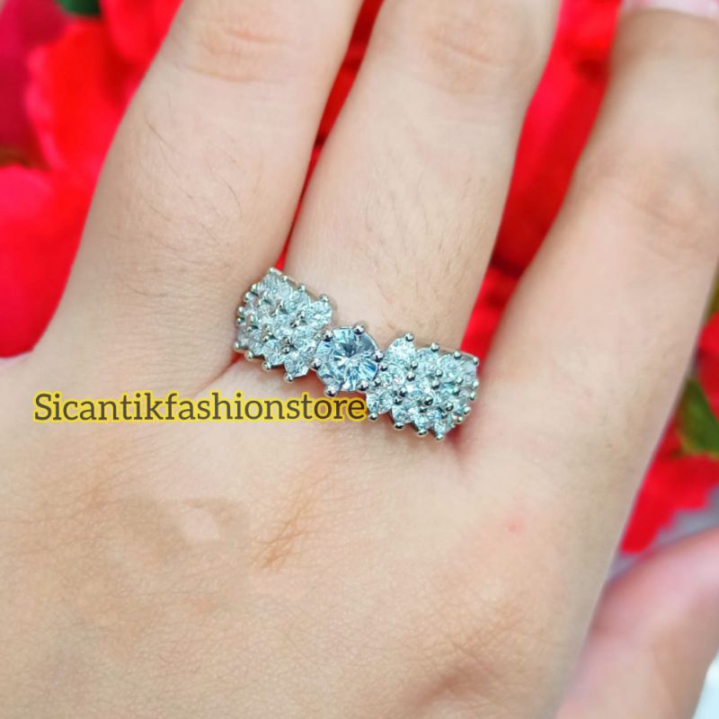 Cincin Titanium Wanita Dewasa Gold Silver Terlaris Anti Karat Tidak Luntur Perhiasan Wanita Mewah