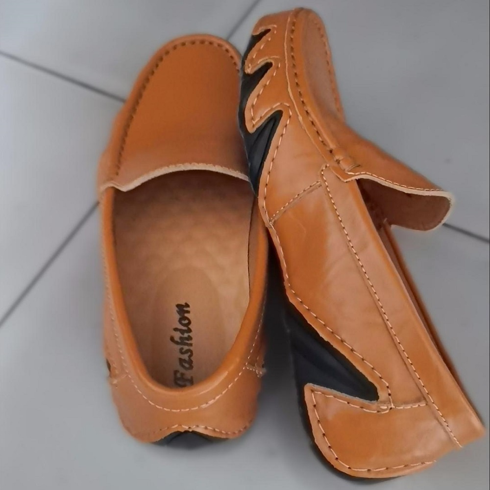 Sepatu Pria Santai Slip On Original Pria Casual Tanpa Tali Loafer Kekinian Pantofel Selop Kulit Asli Cowok Kerja Pantopel 082