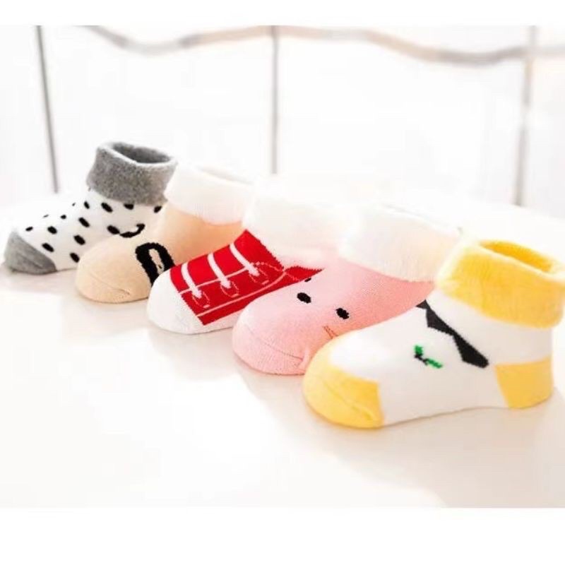 (1pasang) KK  bahan handuk Super Lembut dan Tebal Kaos kaki bayi (0-12 Bulan)import